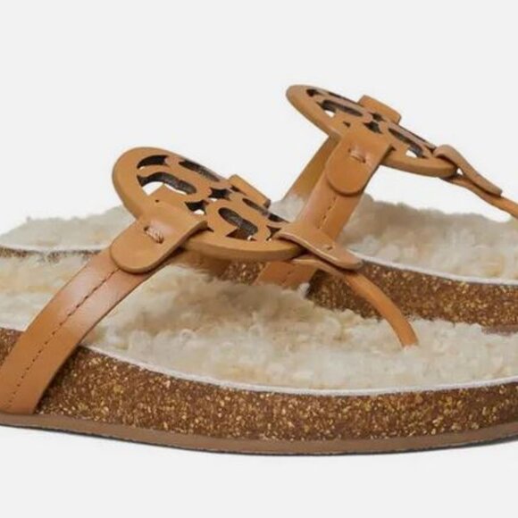 Brand New Tory Burch  6 8.5 Miller Cloud Shearling Medallion Thong Sandals 86568 - Picture 3 of 3